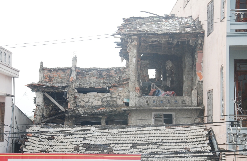 35 nam di nhat gach da xay nha 3 tang ky di hinh anh