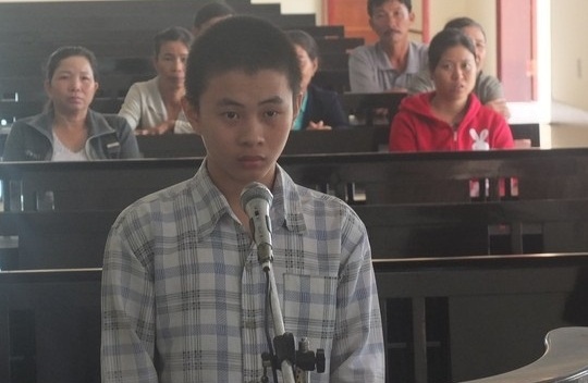 Xin me den truong tap mua, nu sinh vao nha tro voi ban trai hinh anh