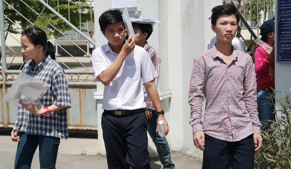 Phai hoan tat cham thi THPT quoc gia truoc 20/7 hinh anh