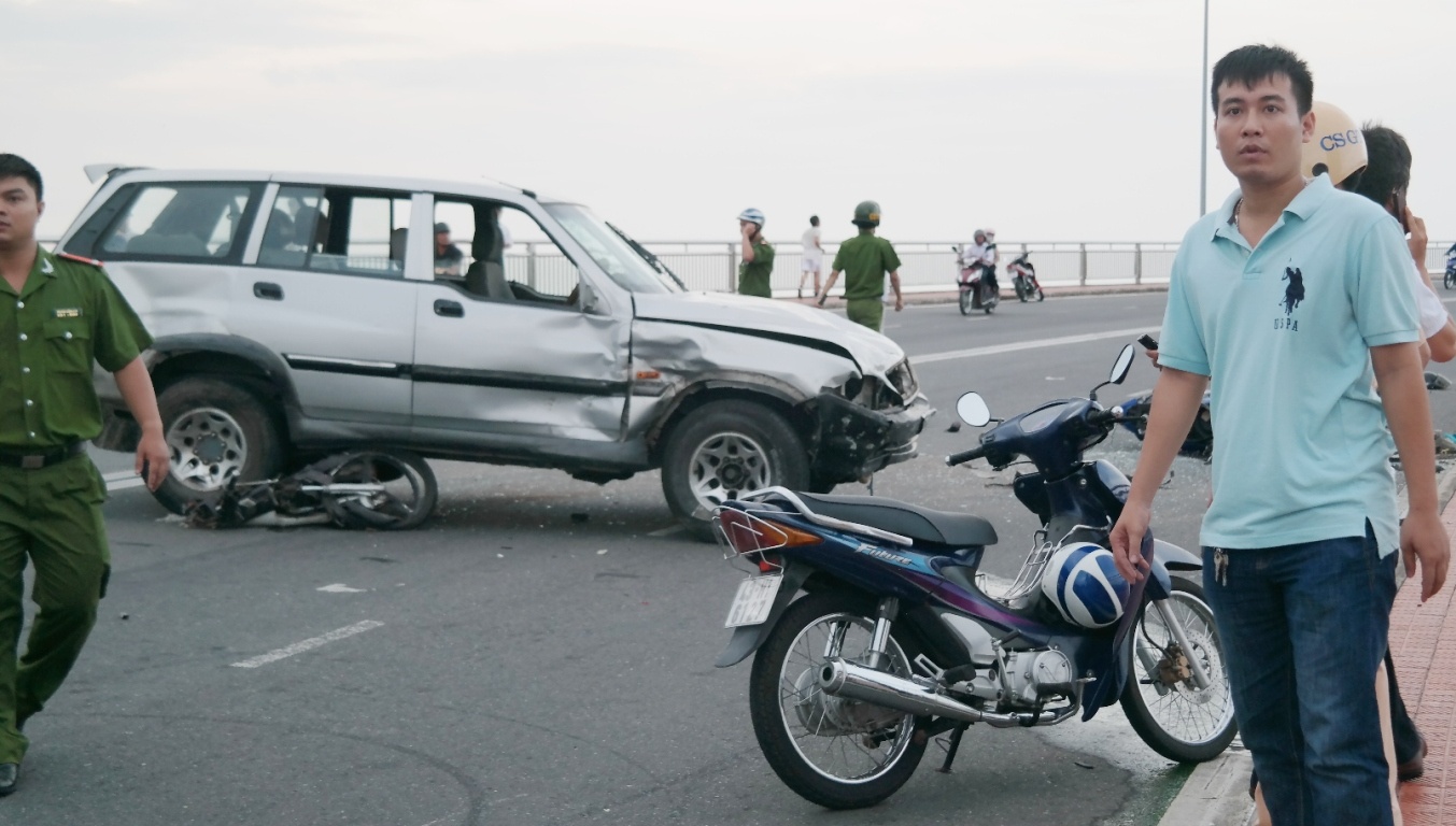 Tai xe uong bia truoc khi gay nan o cau Thuan Phuoc hinh anh