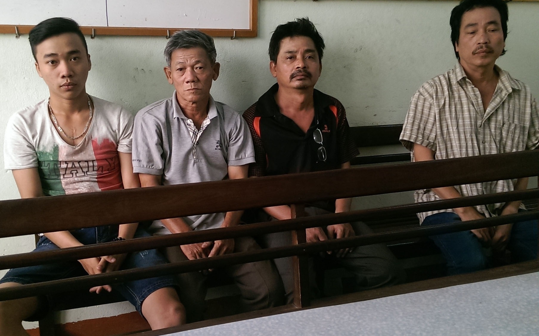 Gan 100 canh sat dot kich 7 soi bac hinh anh