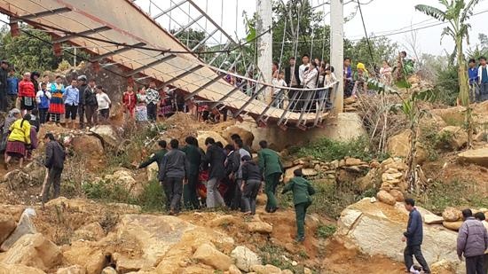 Ngay 21/7, xet xu vu sap cau Chu Va khien 8 nguoi tu vong hinh anh