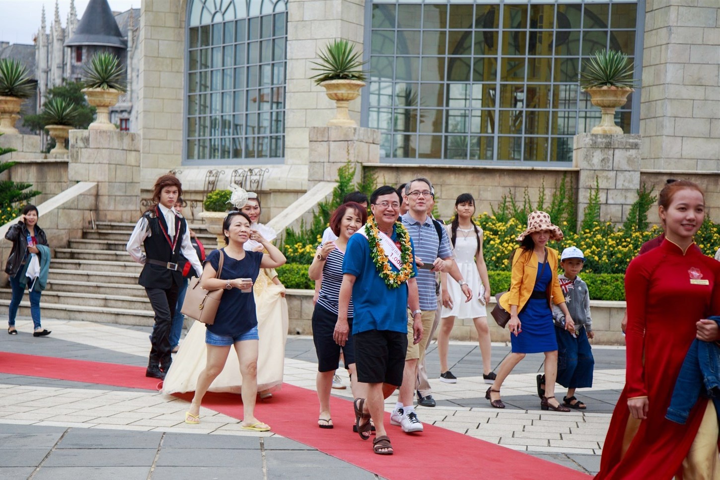 Ba Na Hills don vi khach thu 1 trieu hinh anh