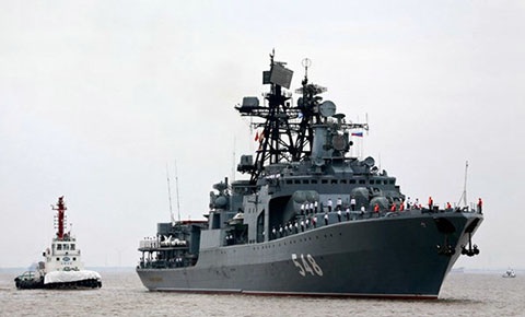 Doi tau san ngam Hai quan Nga se tham Da Nang hinh anh