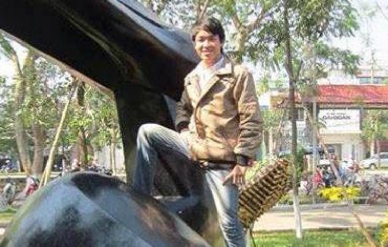 Nghi can sat hai 2 nguoi trong biet thu tot nghiep kien truc hinh anh