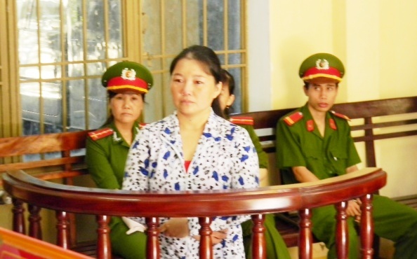 Cai nhau chuyen ngoai tinh, vo sat hai chong hinh anh
