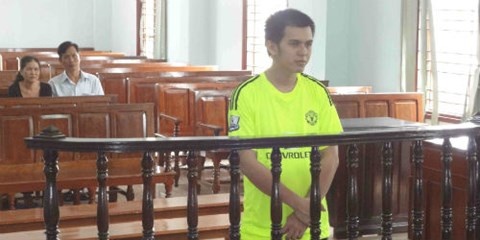 'Yeu' nguoi tinh lop 8, linh an 5 nam tu hinh anh