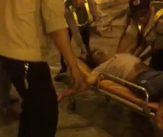 Clip dua nan nhan bi mac ket ra khoi ham Hai Van hinh anh