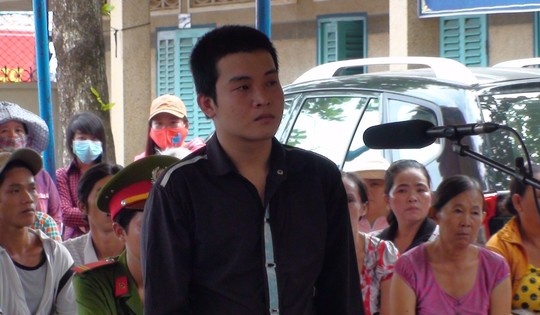 Da pham luat con dung na ban CSGT hinh anh