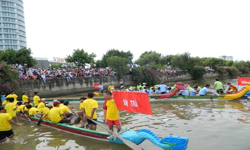 Dua thuyen mung Quoc khanh tai Da Nang hinh anh