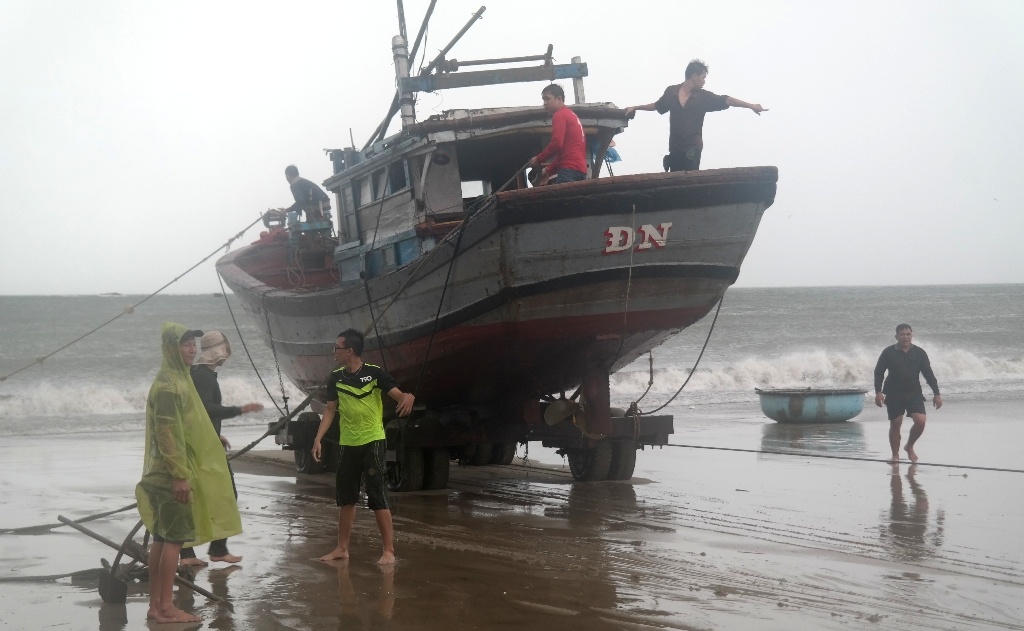 Bao Vam Co danh chim 5 tau ca hinh anh