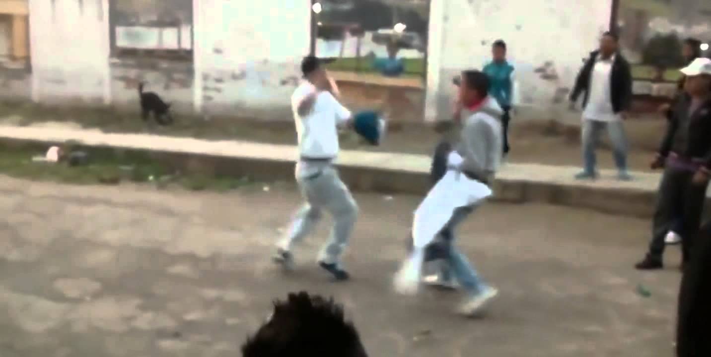 Mau thuan lam an, 2 nhom thanh nien chem nhau nhu phim hinh anh