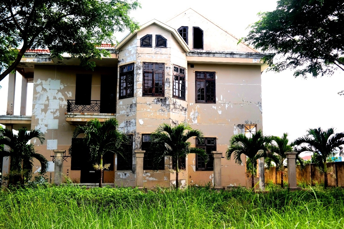 Biet thu tram ty giua Da Nang thanh khu 'nha ma' hinh anh
