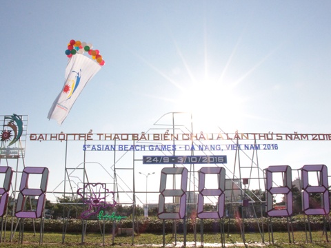 Da Nang bam nut dong ho dem nguoc chao mung ABG 5 hinh anh