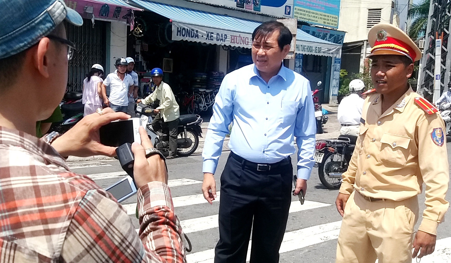 Chu tich TP Da Nang den hien truong xe ben tong cu ong hinh anh