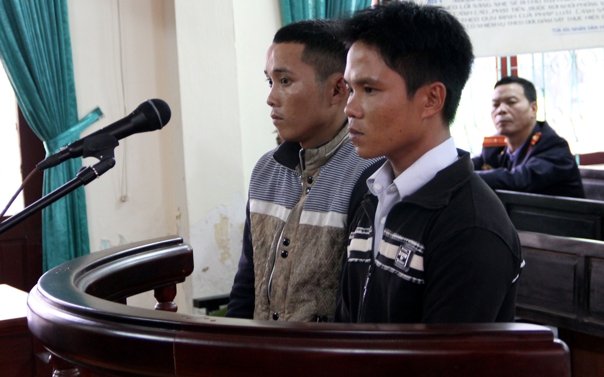 Danh bao ve ban quan ly rung 2 thanh nien linh hon 15 nam tu hinh anh