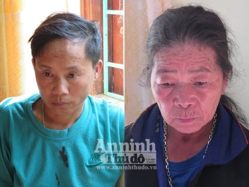 Hai người buôn ma túy bị công an bắt giữ.