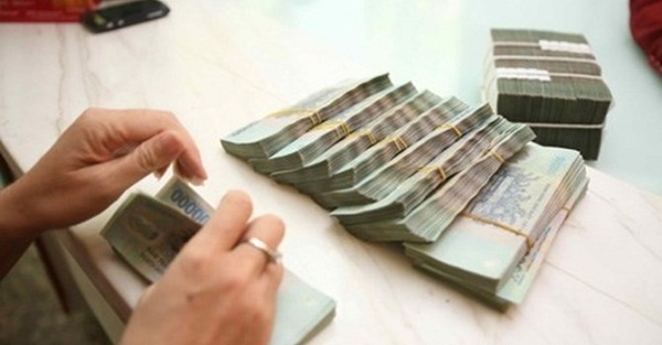 Truy na nu ke toan am gan 700 trieu dong bo tron hinh anh