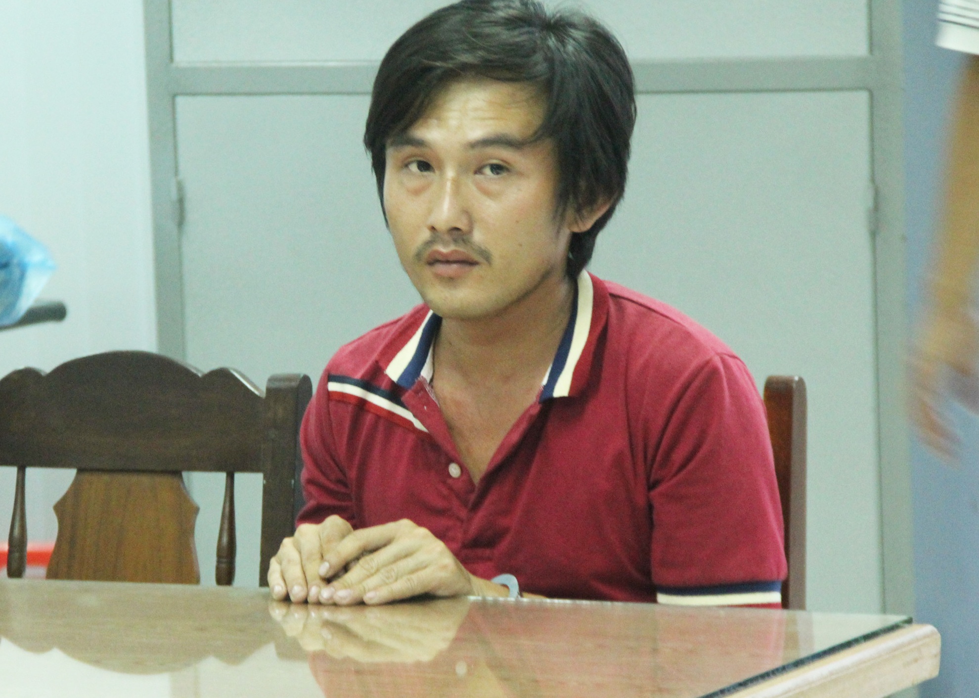 Bat khan cap ngu dan dam chet ban tren tau ca hinh anh