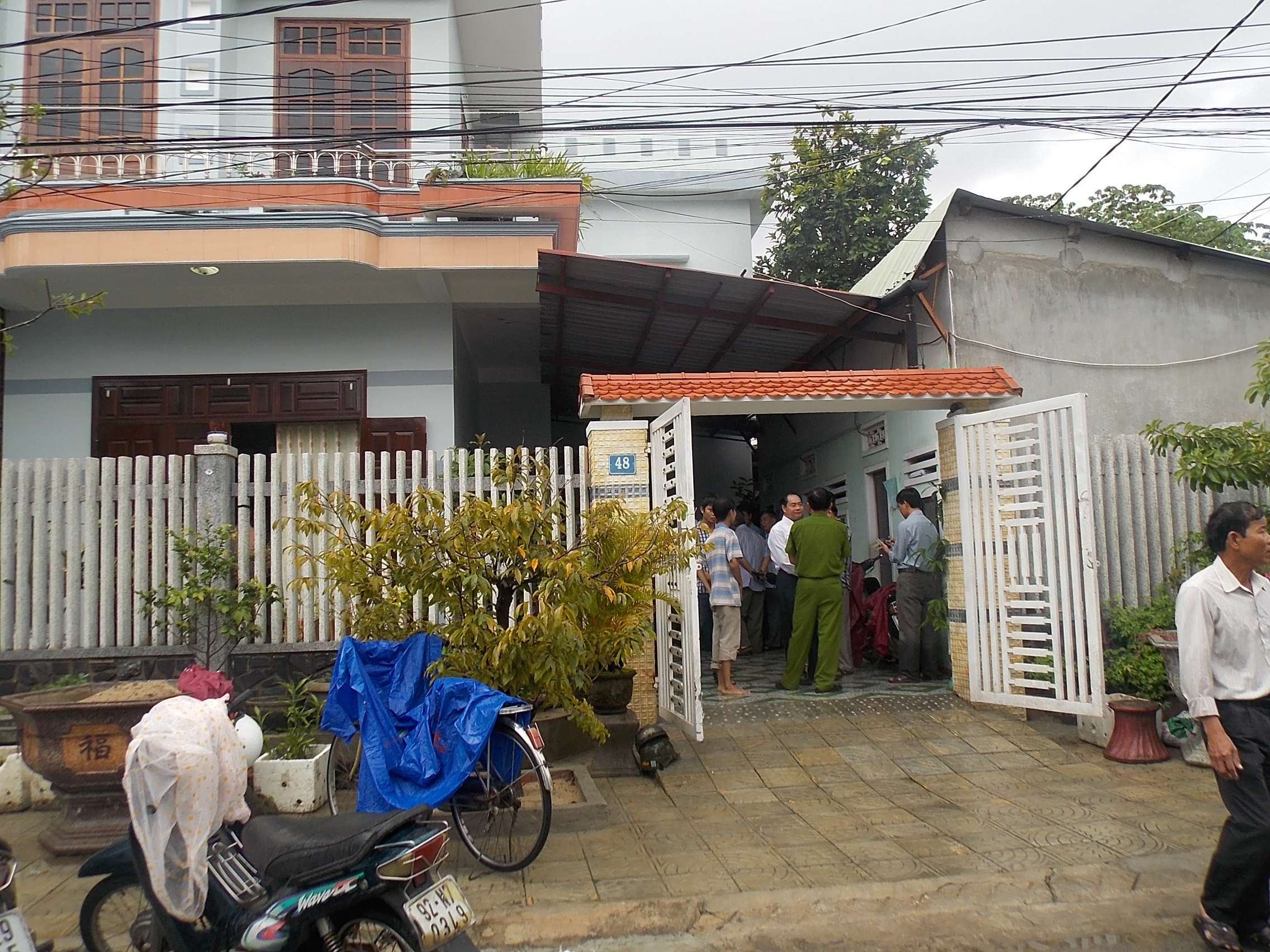 Pho giam doc chi nhanh ngan hang chet bat thuong hinh anh