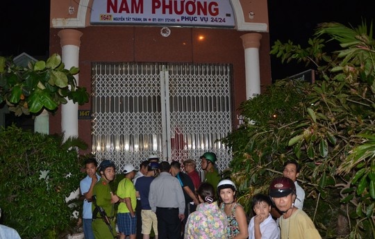 6 thanh nien di siet no bi nhot trong nha nghi hinh anh