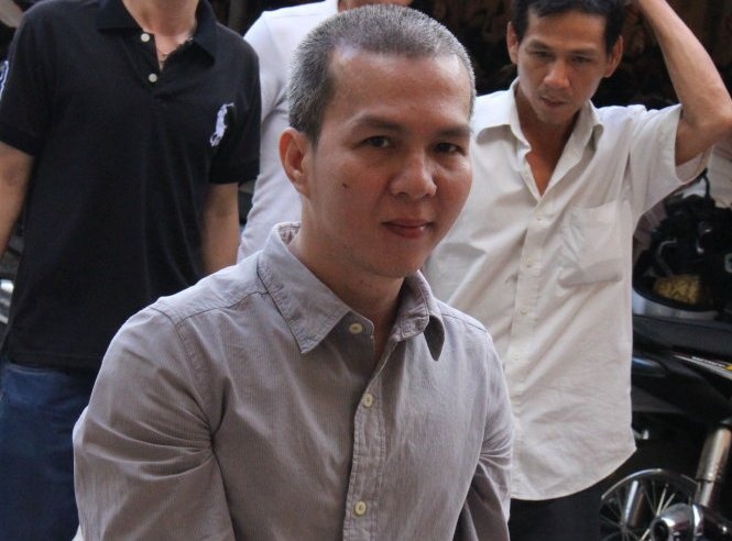 Hoan phien toa vi dan... nham anh trong lenh truy na hinh anh