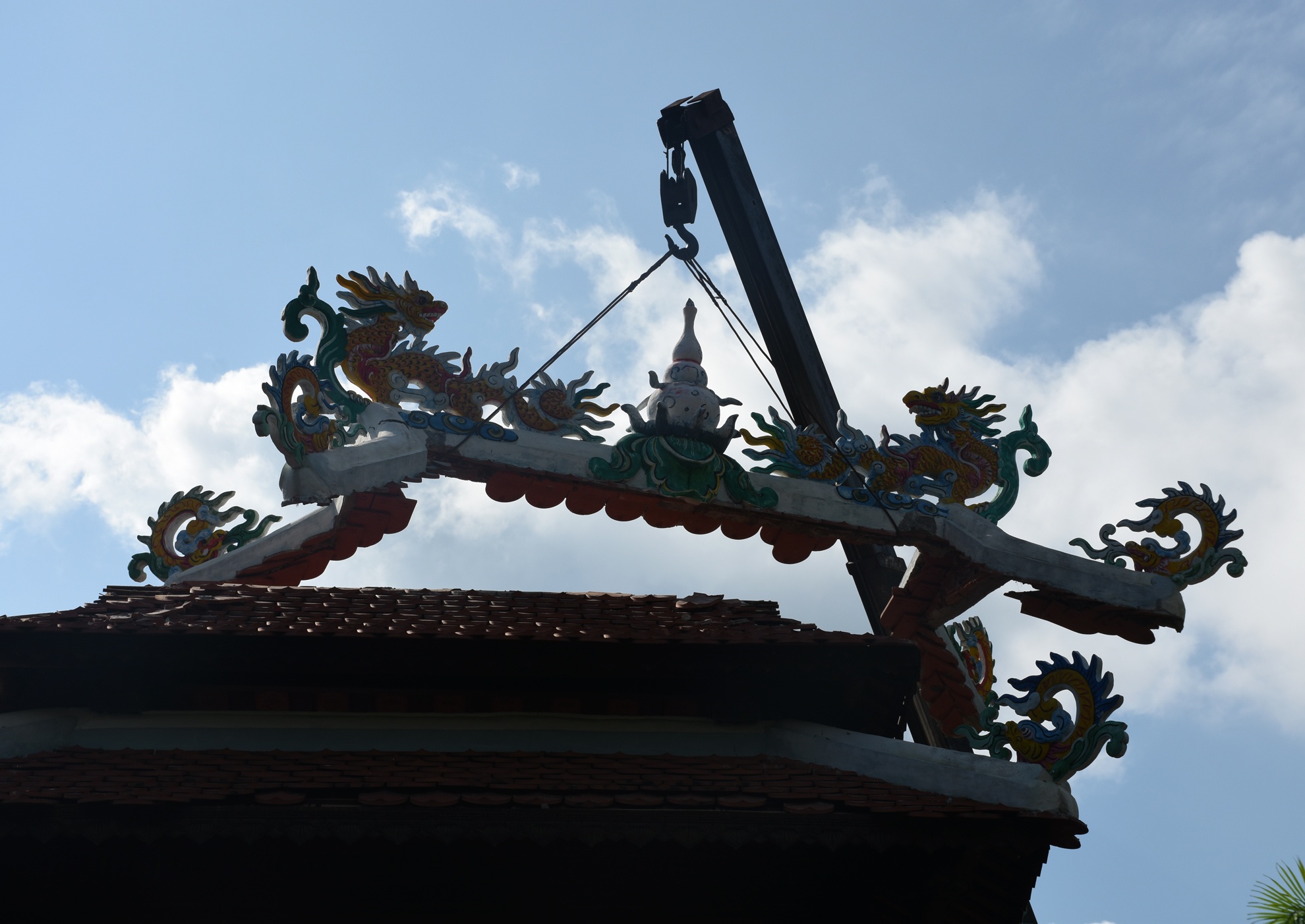 Canh thao do biet thu xay dung trai phep o nui Hai Van hinh anh