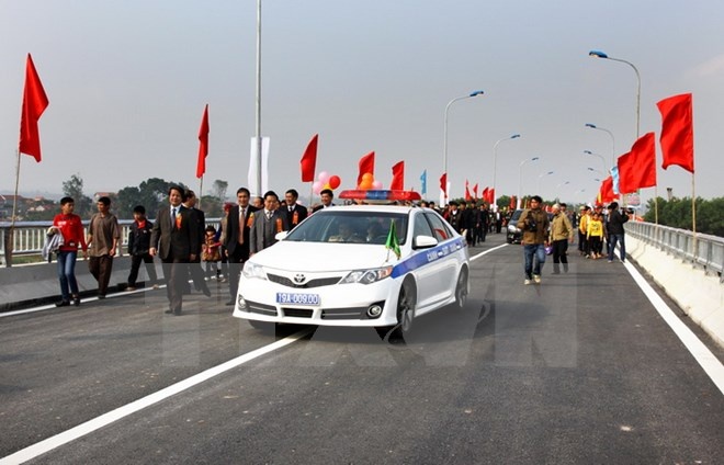 Cau Dong Quang ket noi chien luoc Ha Noi va Tay Bac hinh anh