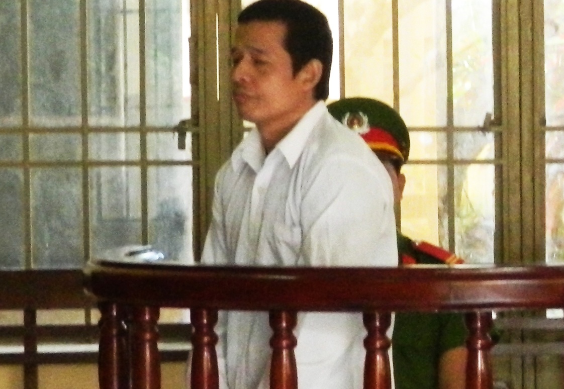 Nghich tu danh cha tu vong linh 10 nam tu hinh anh