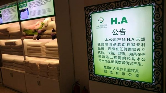 Nhieu cua hang o Da Nang tu choi tiep nguoi Viet hinh anh