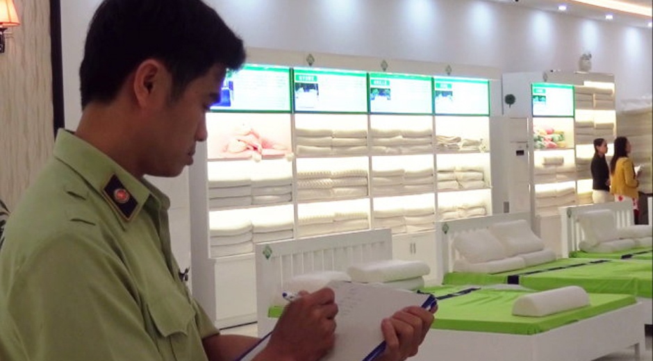 Cua hang tu choi khach Viet la cua nguoi Trung Quoc? hinh anh