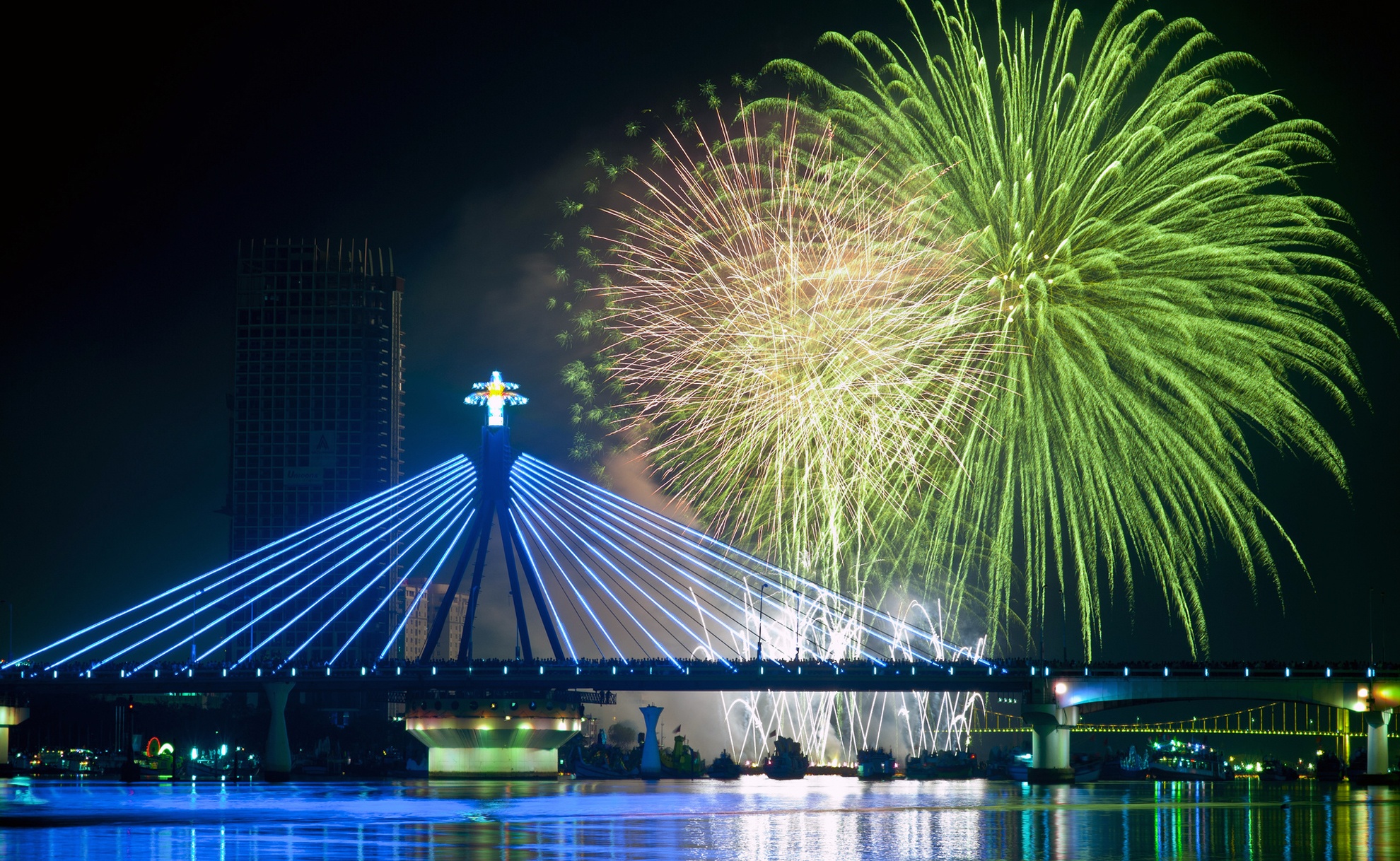 Thuong Tet o Da Nang cao nhat 200 trieu dong hinh anh