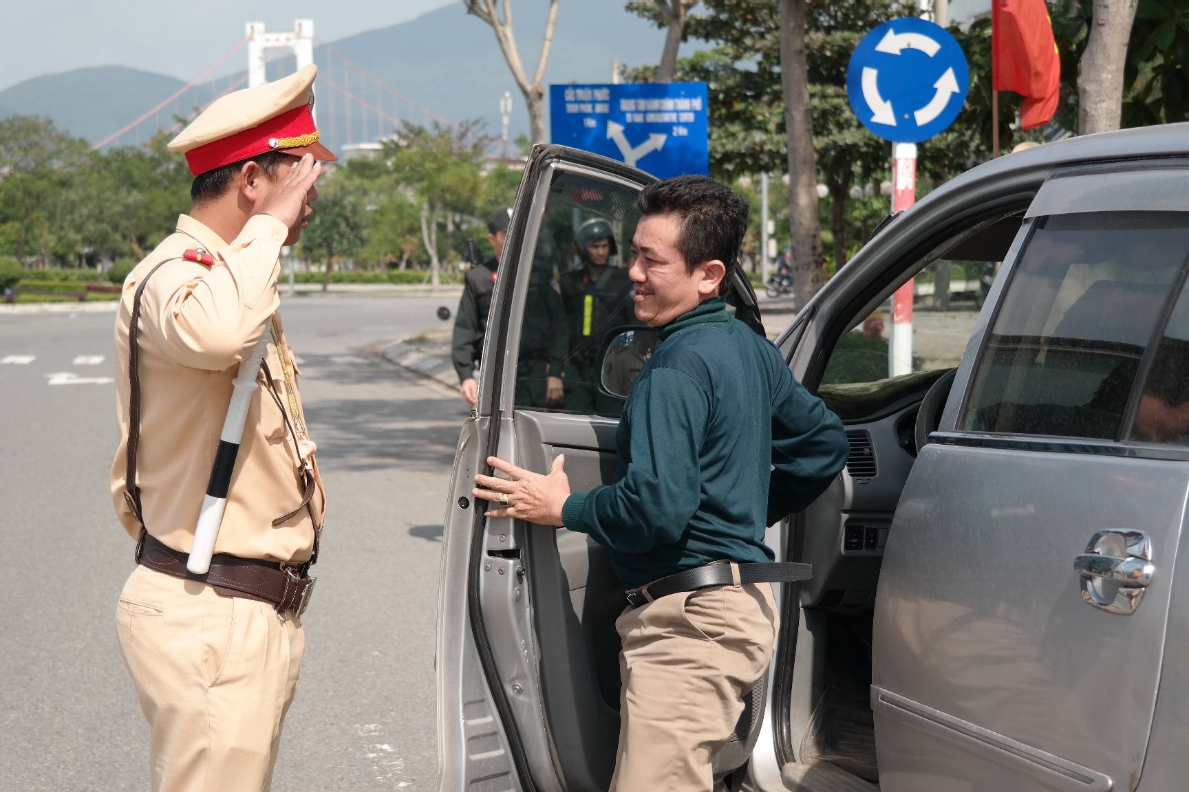 Da Nang cam dau xe tren 10 tuyen duong theo ngay chan - le hinh anh