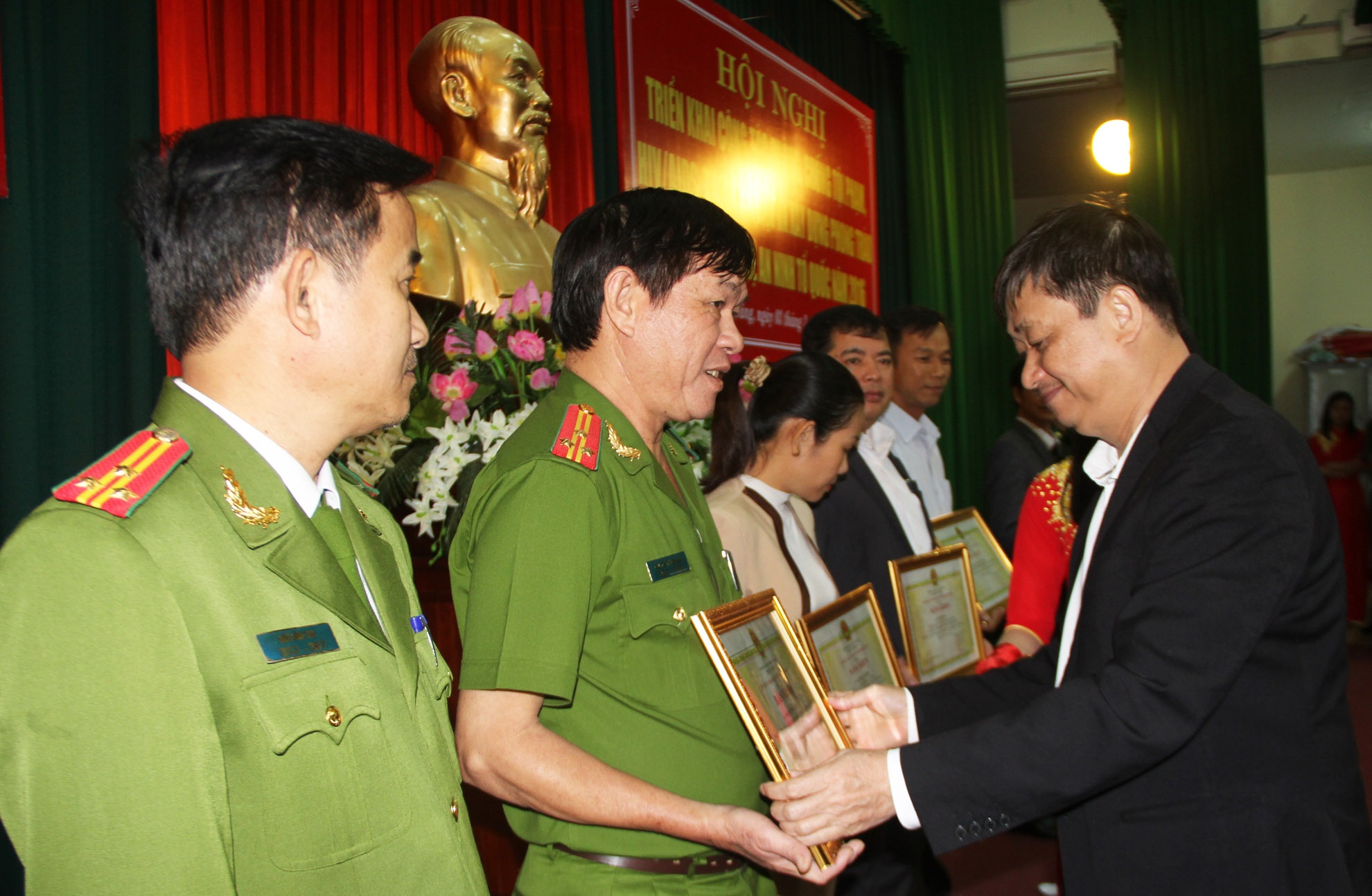 Da Nang co gan 1.900 nguoi nhiem HIV hinh anh