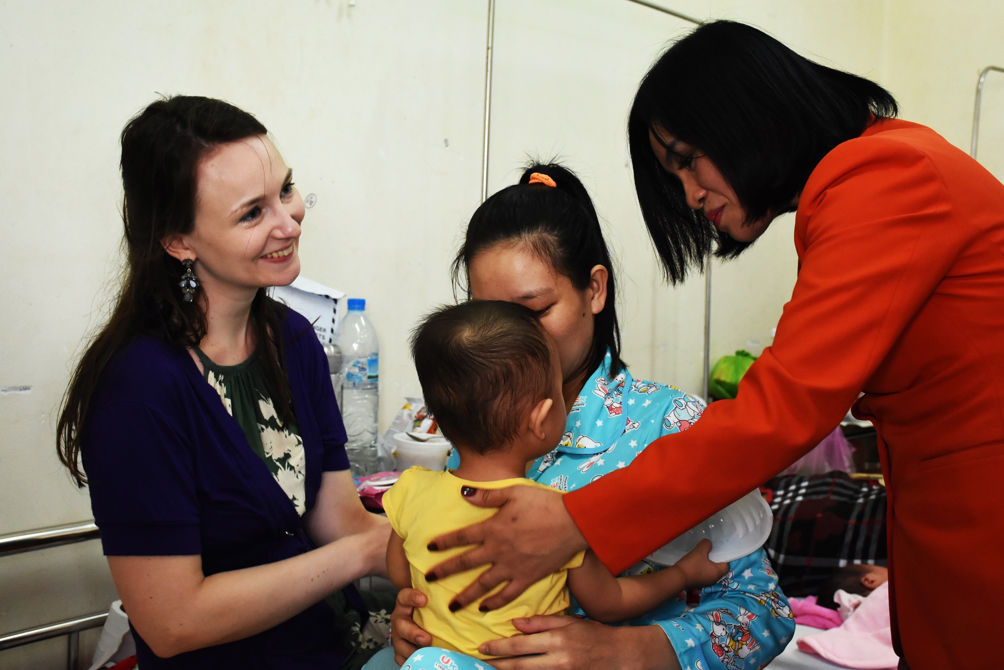 Chị Nga sinh bé trai ở trên độ cao 10.000 m ảnh 2 Chi Nga sinh be trai o tren do cao 10.000 m anh 2