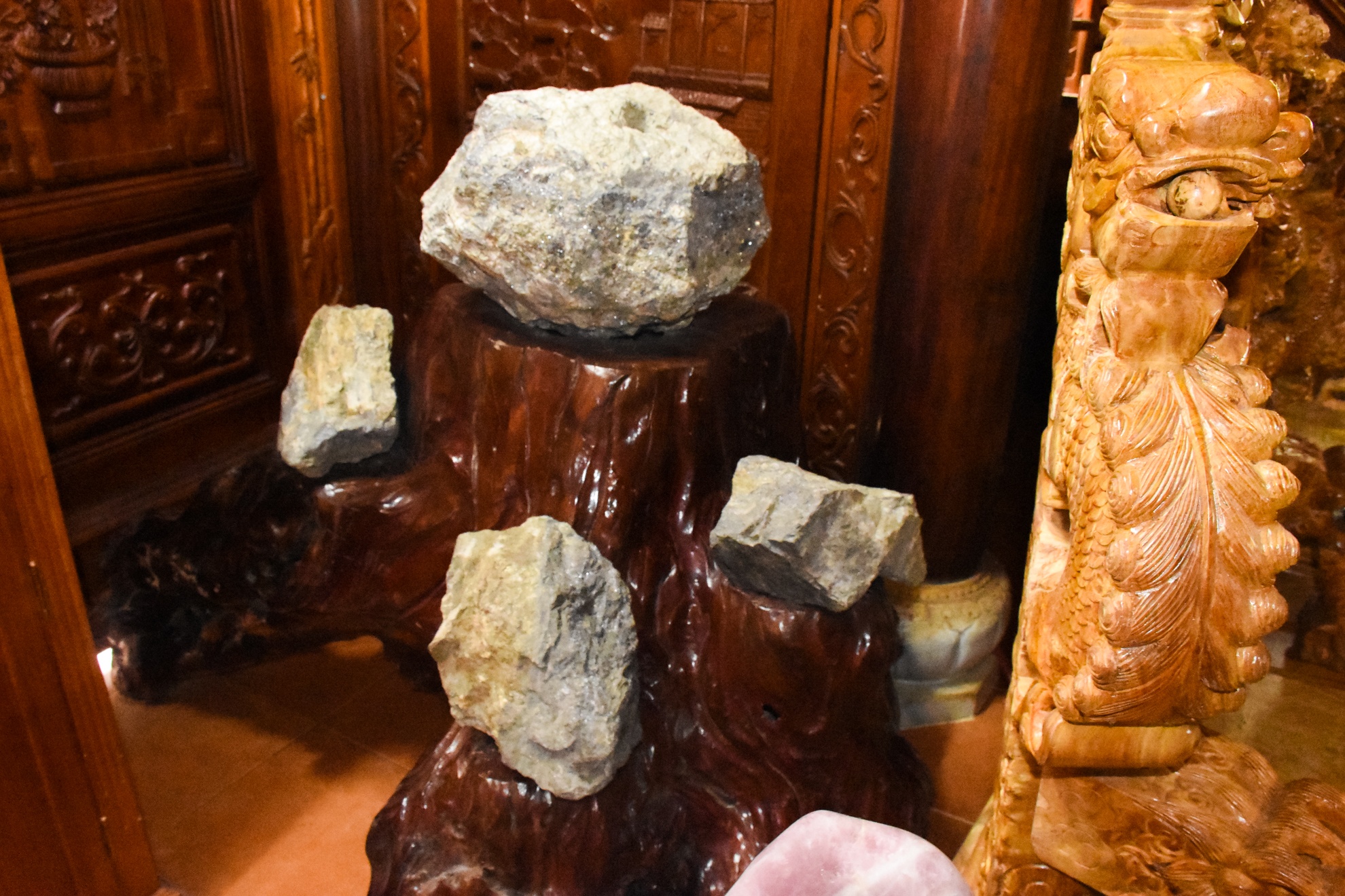 Dai gia vang cham thao do biet phu anh 8