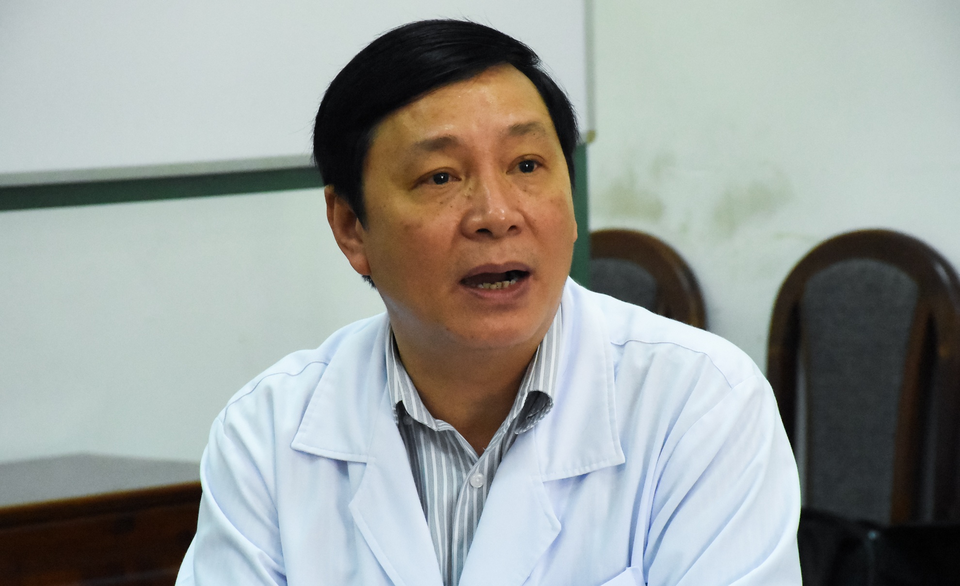 Gay chan 10 ngay moi duoc mo, benh vien noi dung quy trinh hinh anh