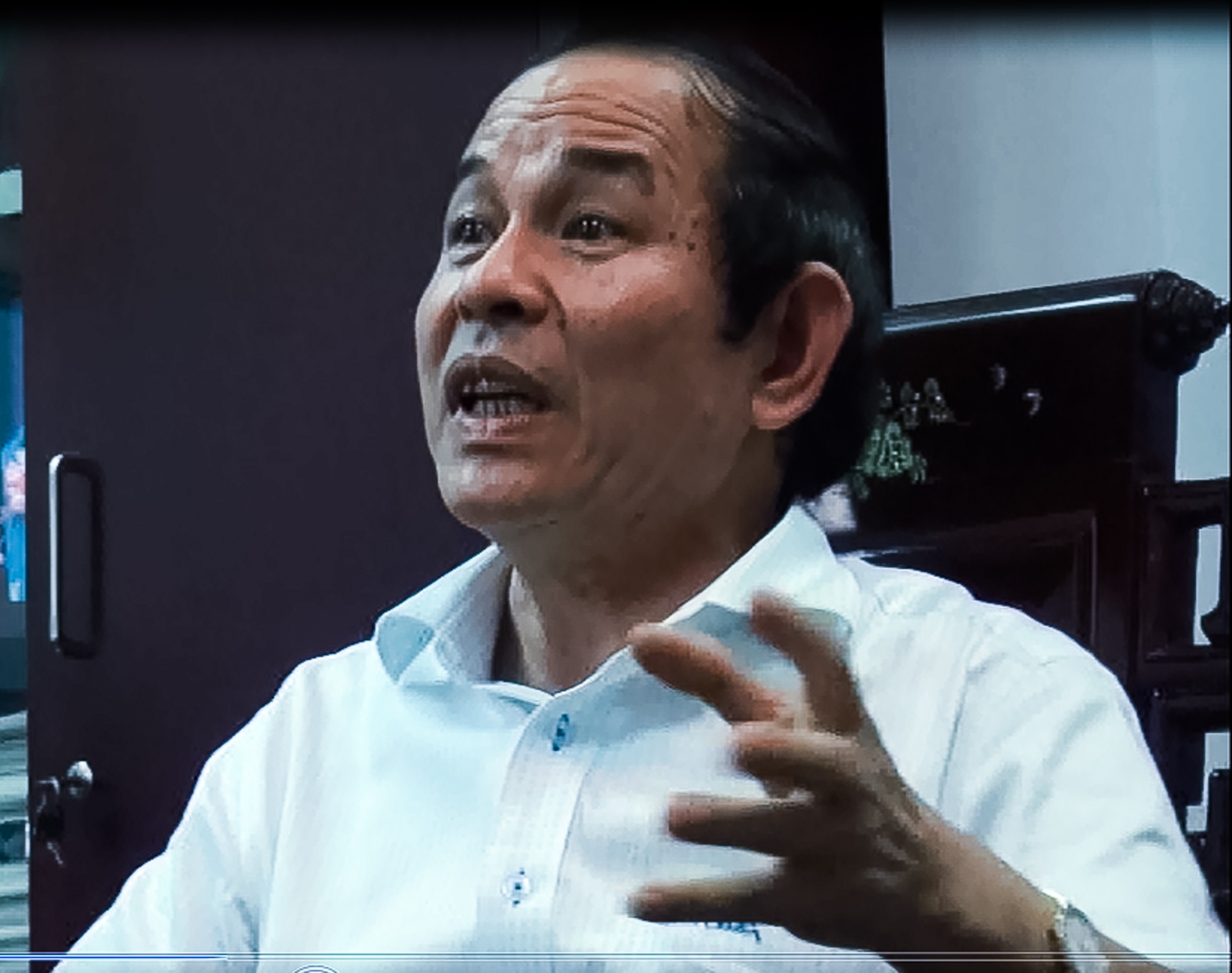 Hieu truong noi ve nghi an mua ban diem hinh anh
