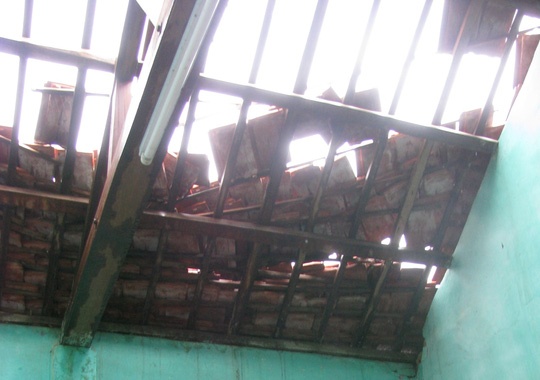 Loc xoay kinh hoang 10 phut, 320 can nha toc mai hinh anh