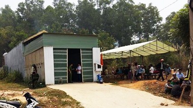 Trieu tap 4 nghi can xong vao nha ban chet nguoi phu nu hinh anh