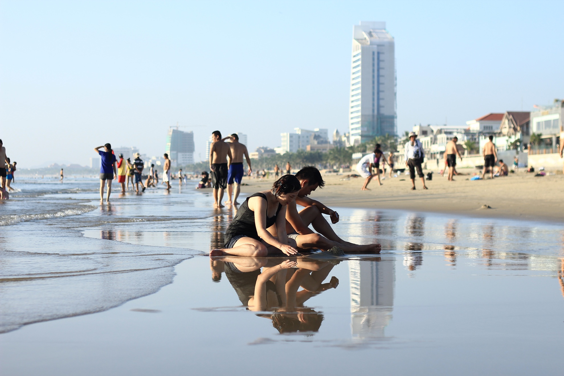 Nuoc bien Da Nang khong nhiem doc hinh anh