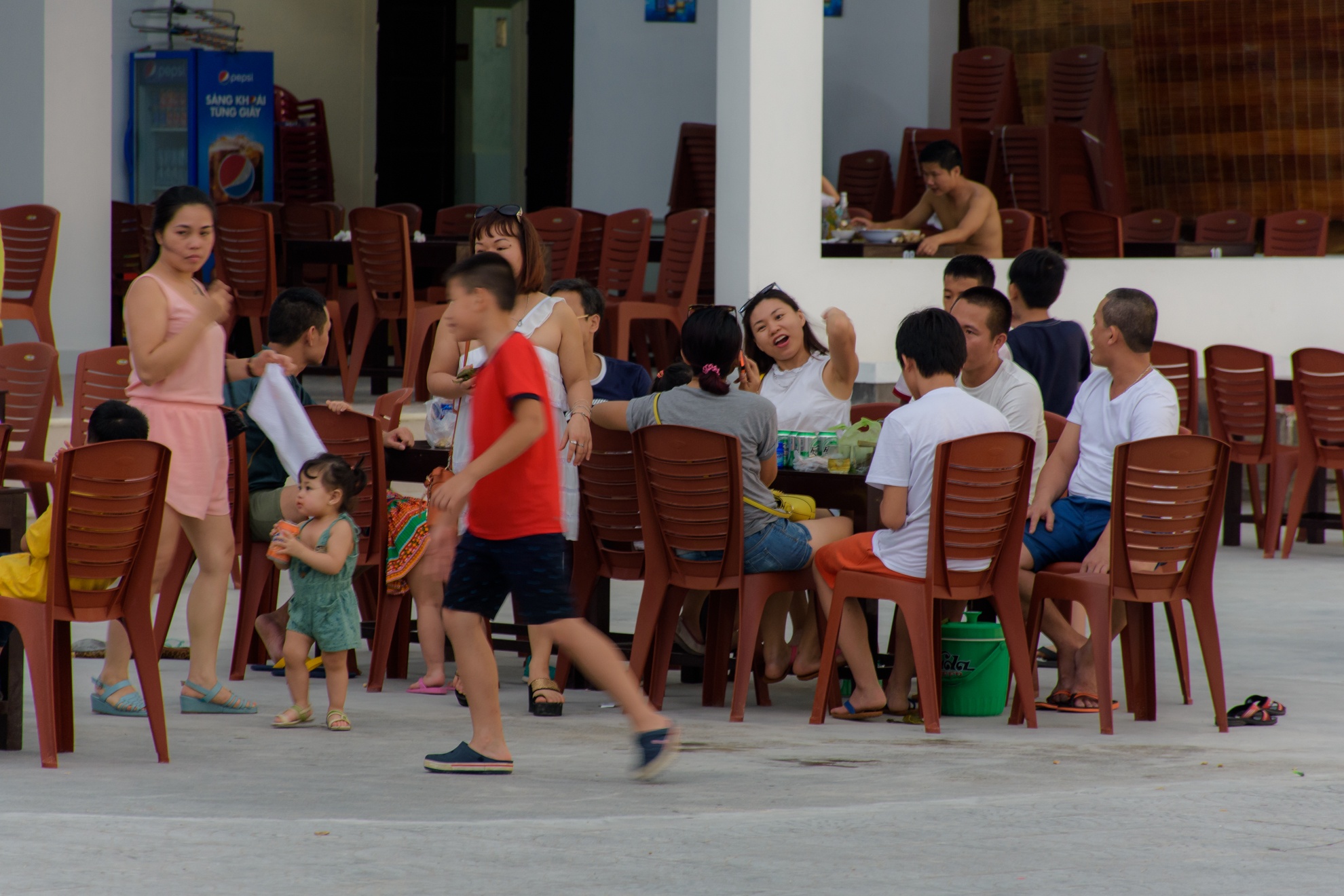 Người dân và du khách đến Huế tắm biển ảnh 12 Nguoi dan va du khach den Hue tam bien anh 12