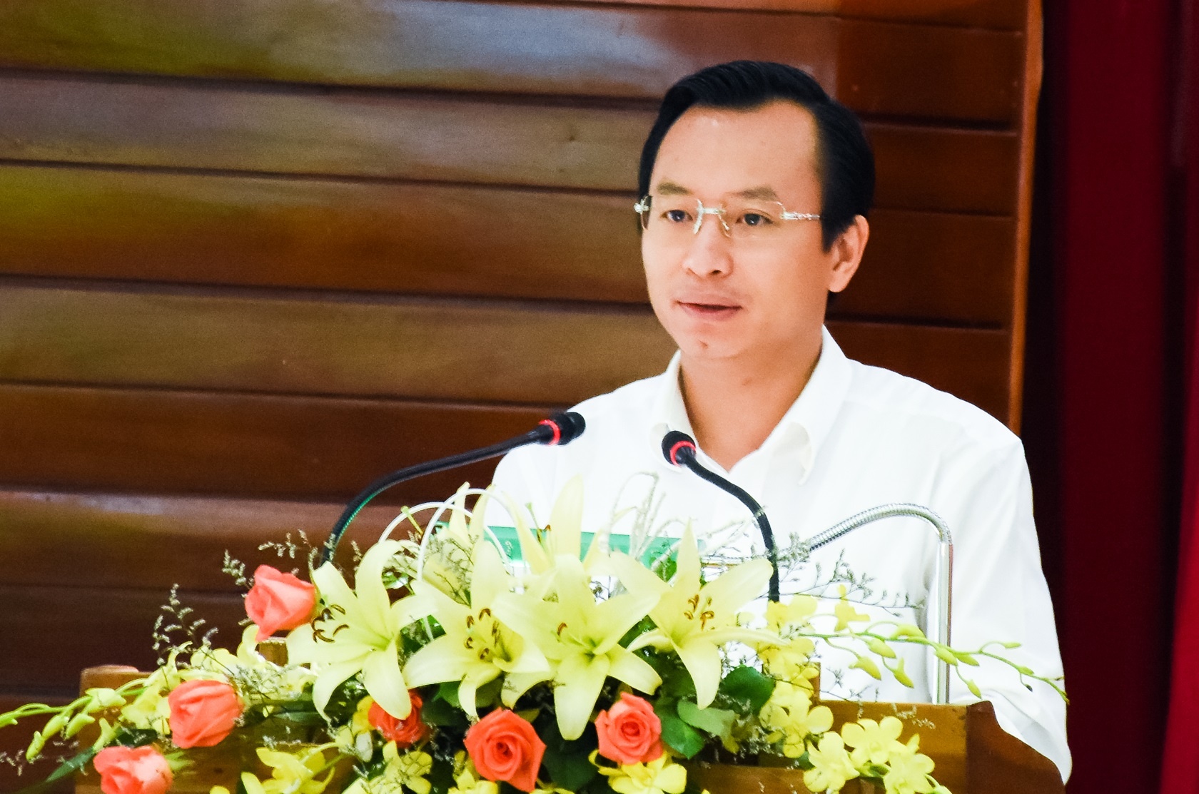 Bi thu Da Nang: 'Khong bao che cho nguoi dinh cham' hinh anh