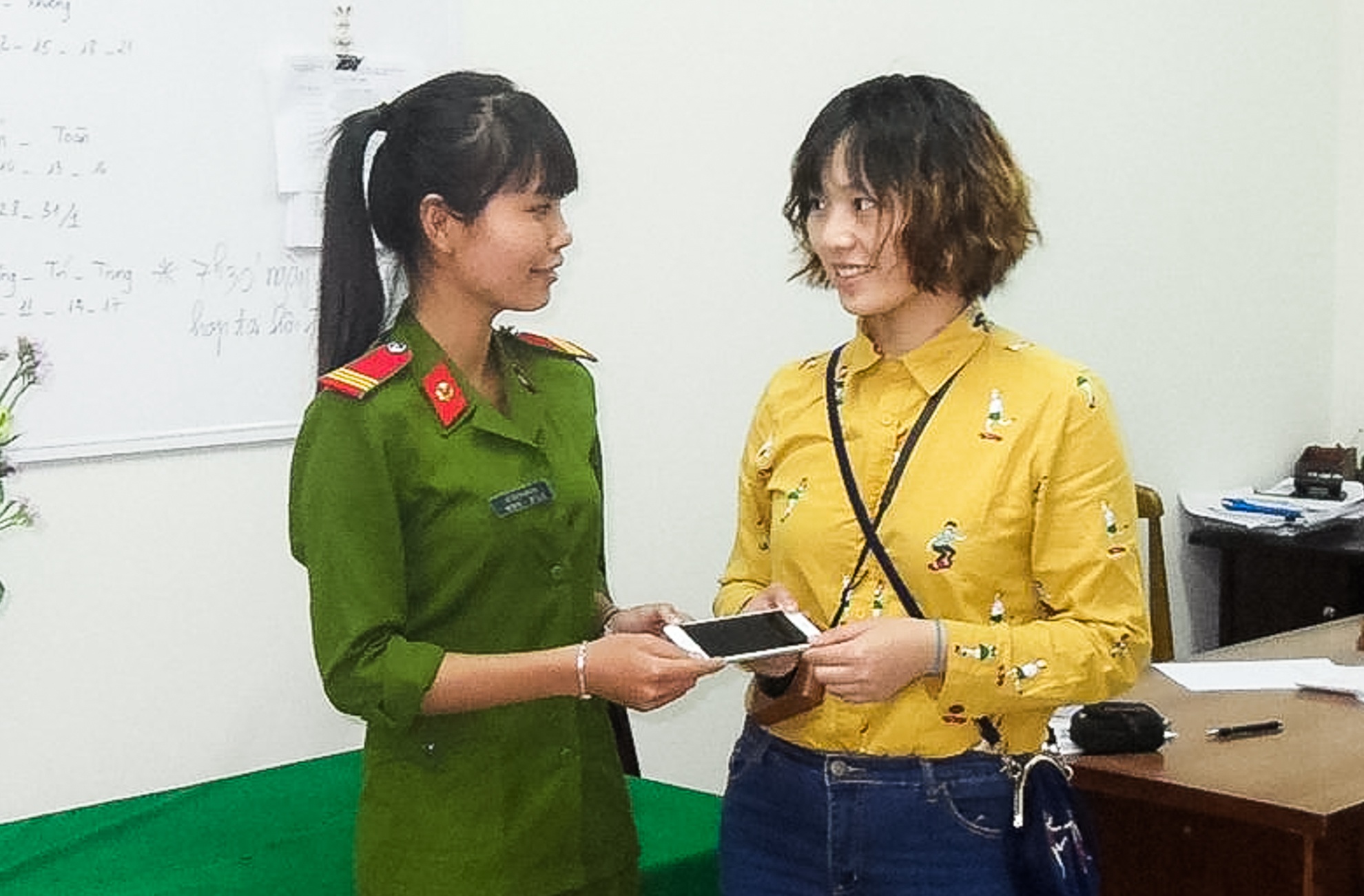 3 du khach Tay bi ten cuop 20 tuoi giat do hinh anh
