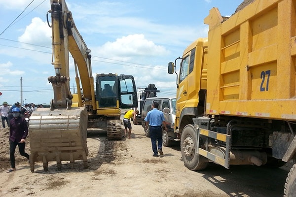 Doanh nghiep nhot doan xe cong vu o Thai Binh hinh anh