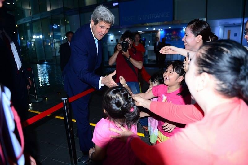 Ngoai truong My John Kerry di an toi o Sai Gon anh 7