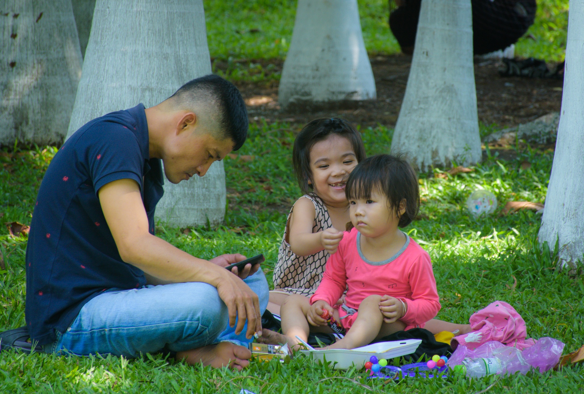 Dân Đà Nẵng đổ xô trốn nắng nóng ảnh 10 Dan Da Nang do xo tron nang nong anh 10