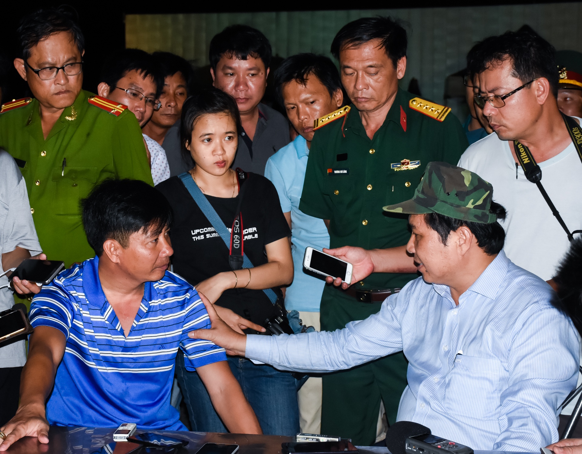 tàu du lịch bị chìm trên sông hàn ảnh 2 tau du lich bi chim tren song han anh 2