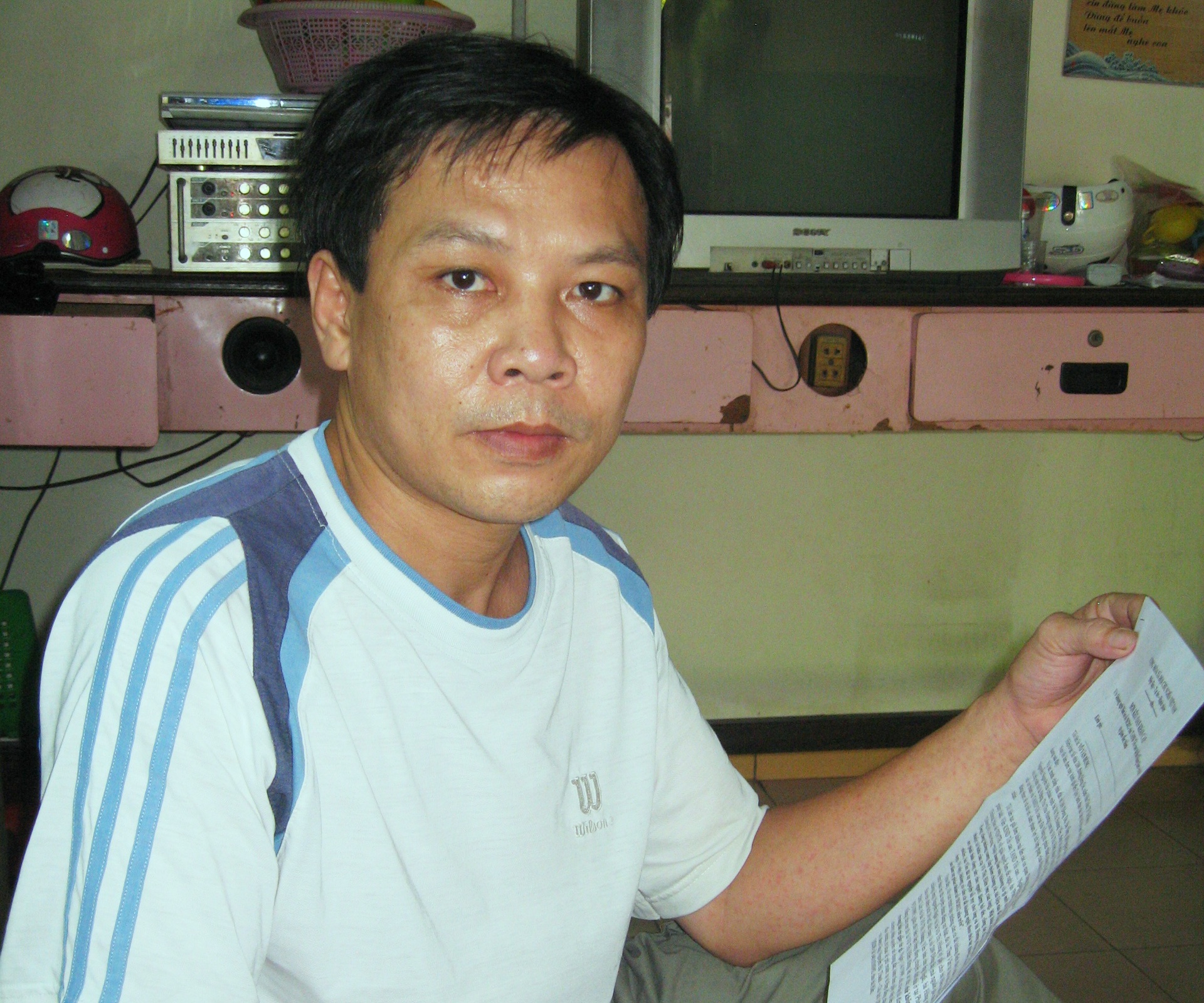 8 người dọa tự thiêu để chống lệnh cưỡng chế ảnh 1 8 nguoi doa tu thieu de chong lenh cuong che anh 1