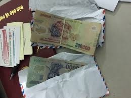 Dieu tra nghi van can bo Hai quan Da Nang voi tien hinh anh